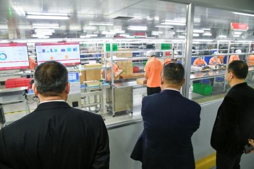 從媒體視角看燕之屋透明工廠 行業標桿背后的品質堅守